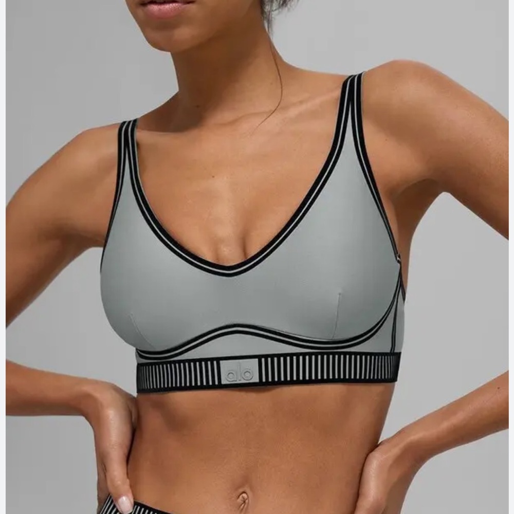Authentic ALO Airlift Line Up Bra - Lunar Grey Size S